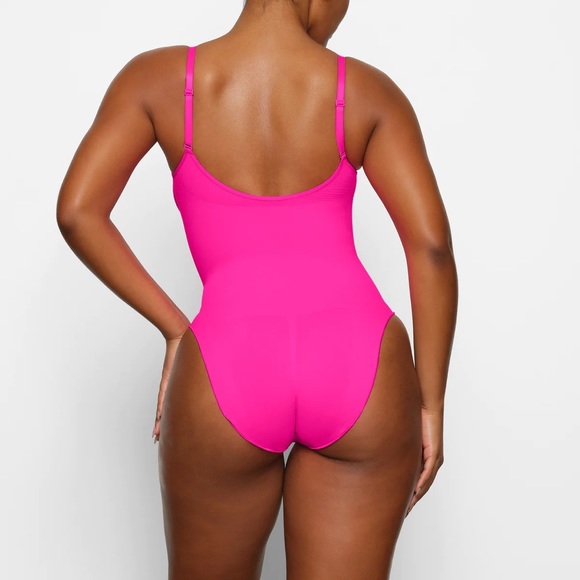 LAST ONE🩷 FLAMINGO SCULPTING BODYSUIT. 🦩 - Picture 4 of 8